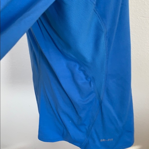 Nike DRI FIT Running Workout Top - Picture 4 of 8